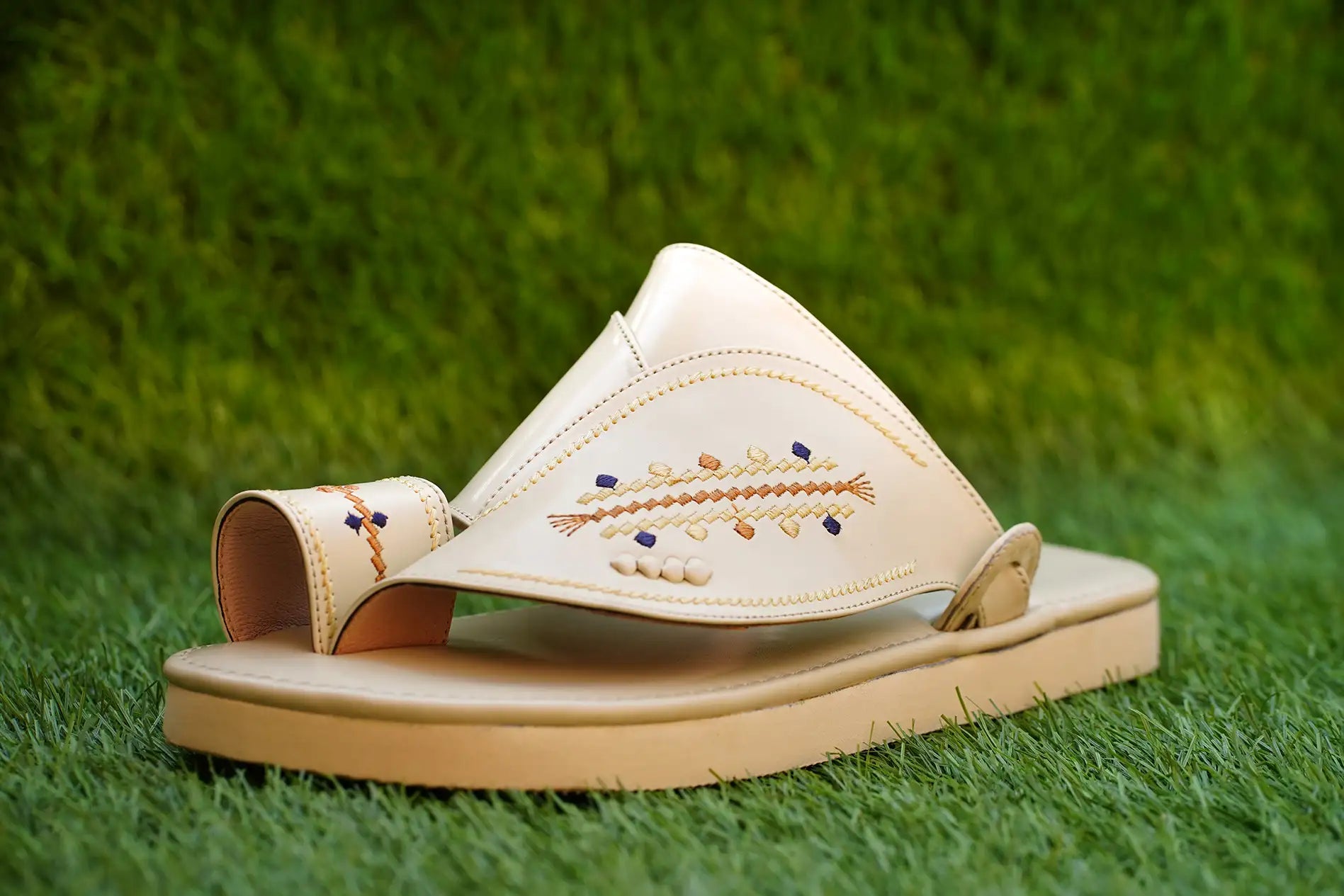 Arabic Khaliji Sandals in Cream Colour with iconic Embroidery